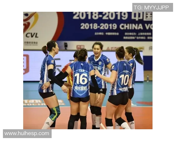 中国女排迎战荷兰队全力以赴力争胜利展现团队精神与竞技风采